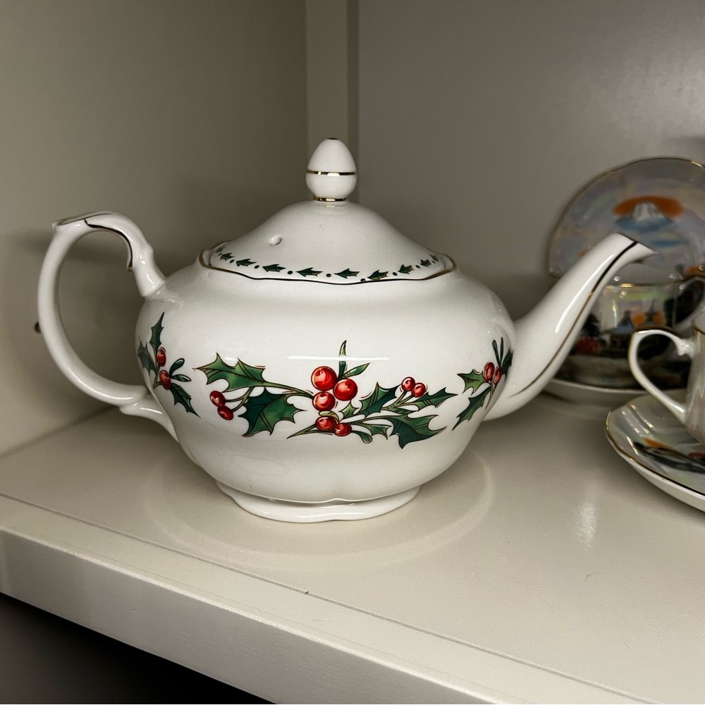 “A Cup of Christmas” Bone China Teapot